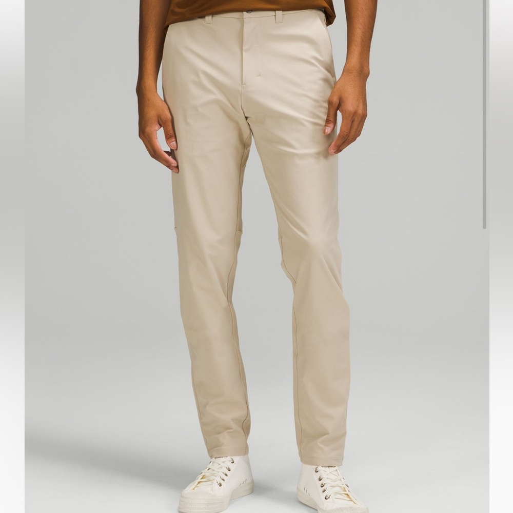 Lululemon Men’s Commission pant slim 32 x 34 khaki